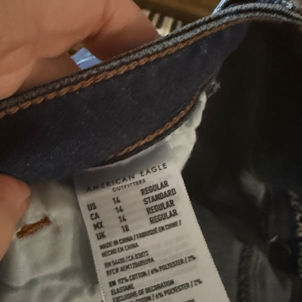 American Eagle Kickboot Jeans in size 14! Like New! - Picture 4 of 5